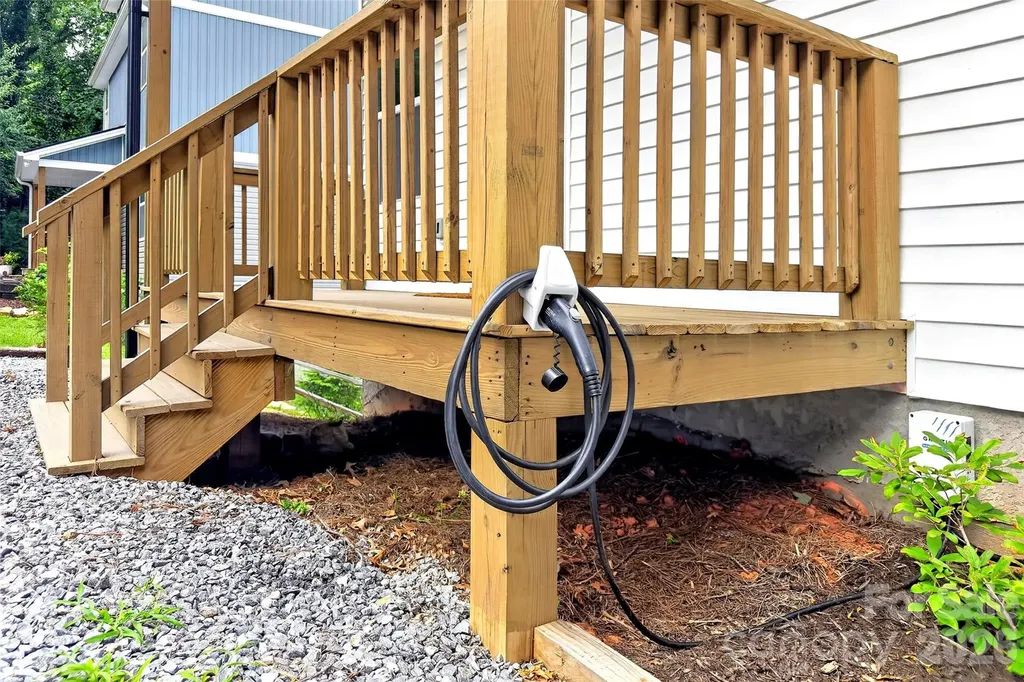 88 Walker Street Black Mountain NC 28711