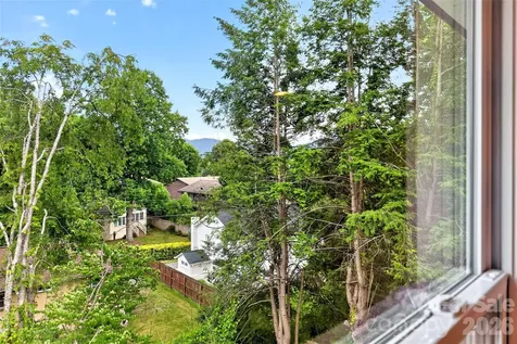 88 Walker Street Black Mountain NC 28711
