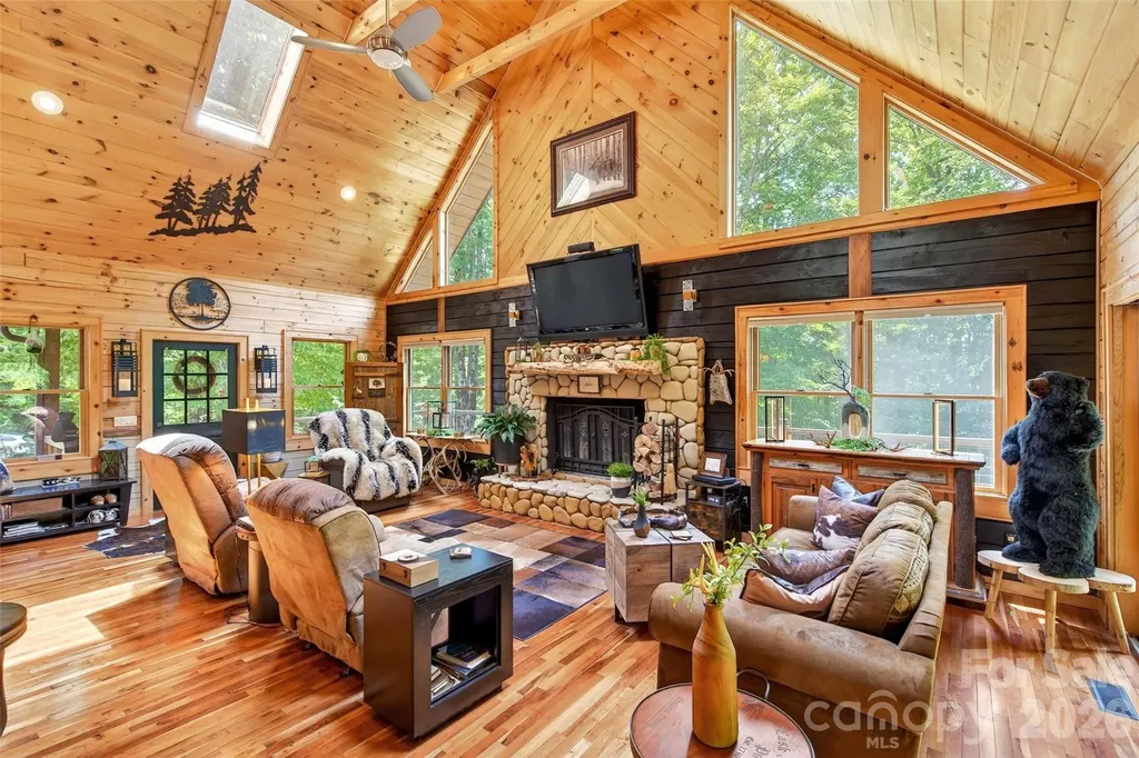 87 Ali Avenue Bakersville NC 28705