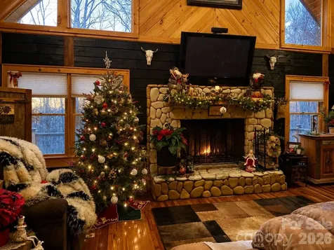 87 Ali Avenue Bakersville NC 28705