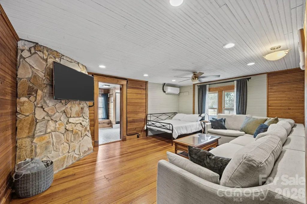 615 Rose Hill Road Asheville NC 28803