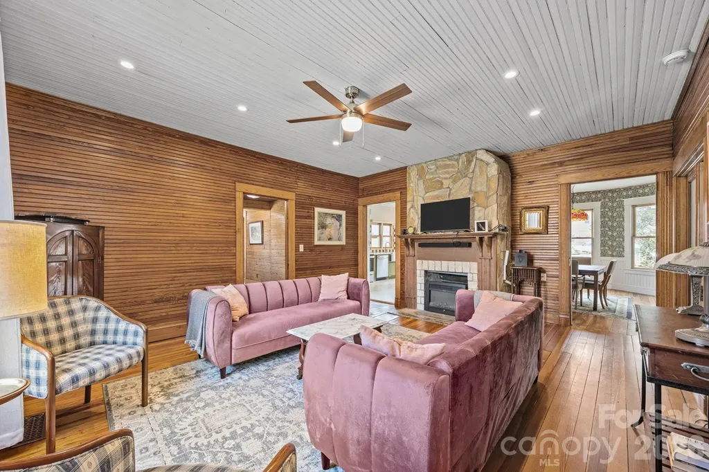 615 Rose Hill Road Asheville NC 28803