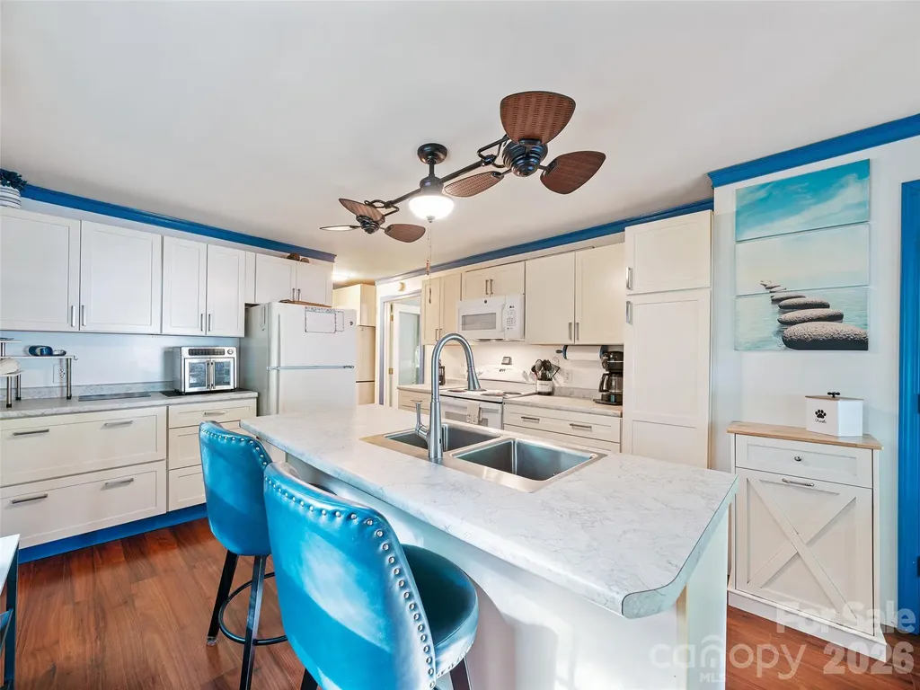232 Langford Branch Road Burnsville NC 28714