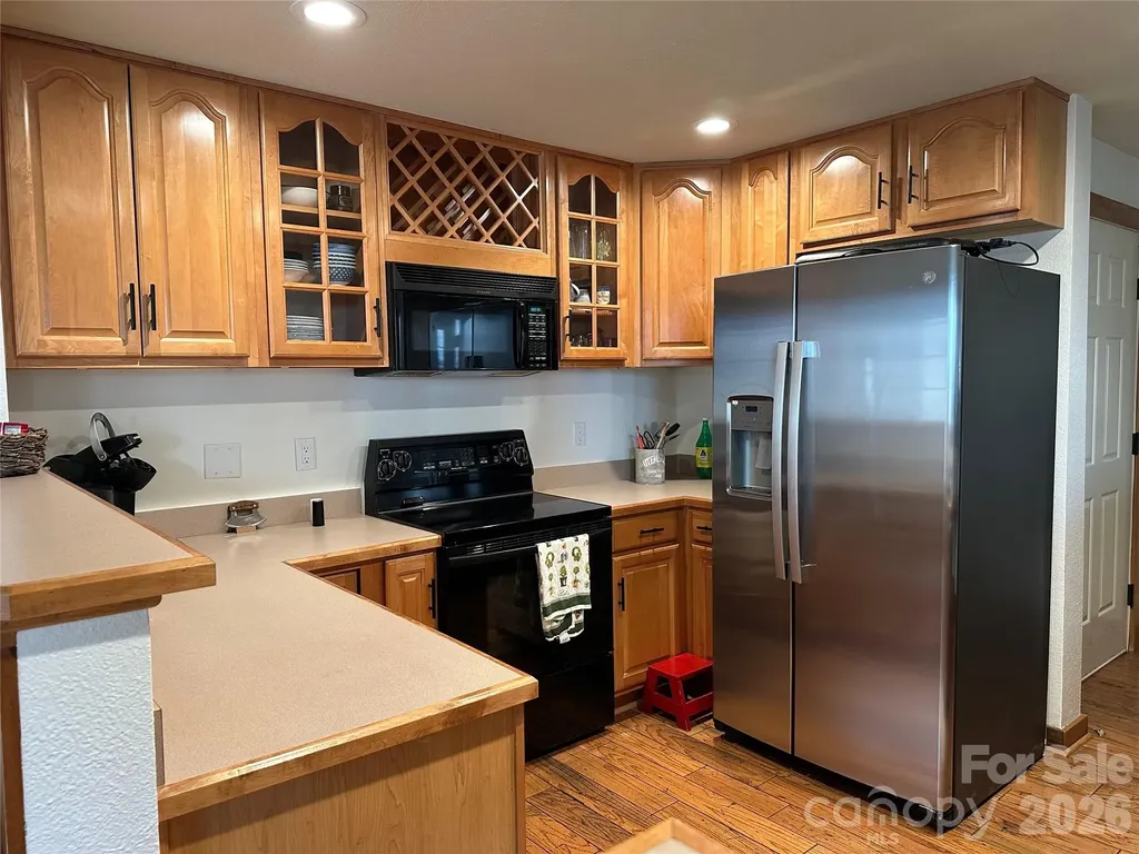 222 Creekside Way Burnsville NC 28714
