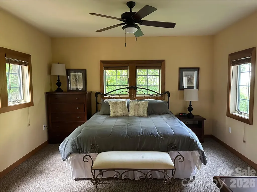 222 Creekside Way Burnsville NC 28714