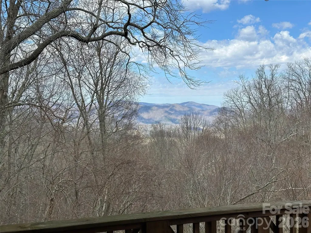 222 Creekside Way Burnsville NC 28714