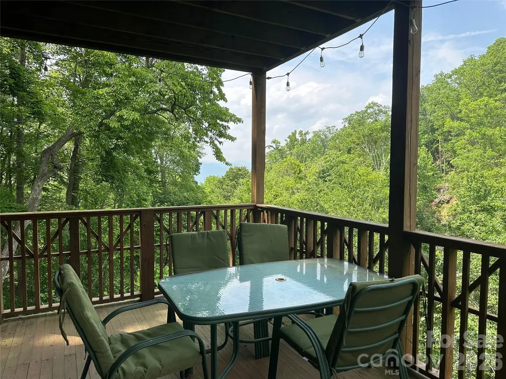 222 Creekside Way Burnsville NC 28714
