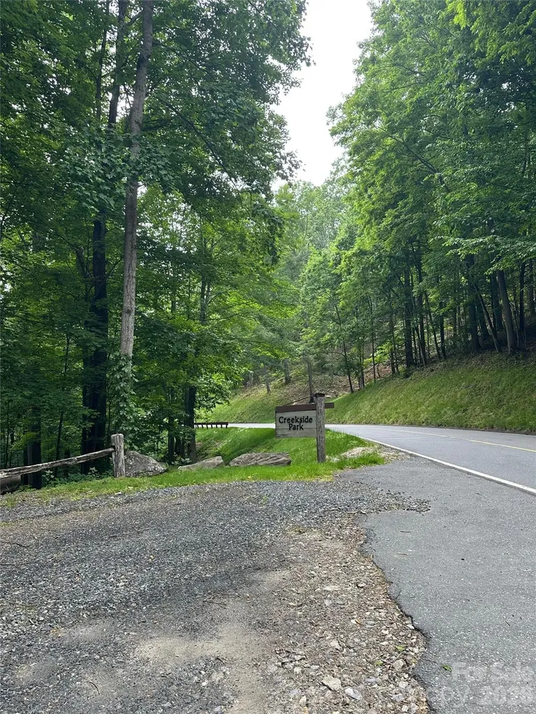 222 Creekside Way Burnsville NC 28714