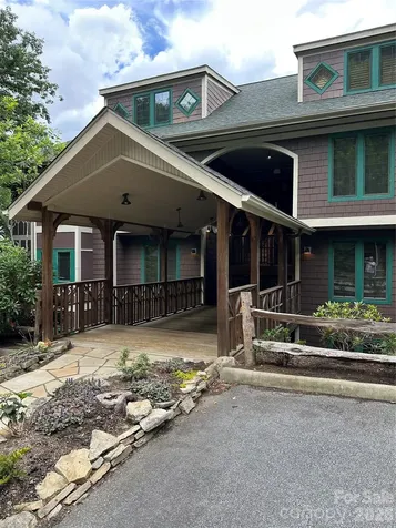 222 Creekside Way Burnsville NC 28714