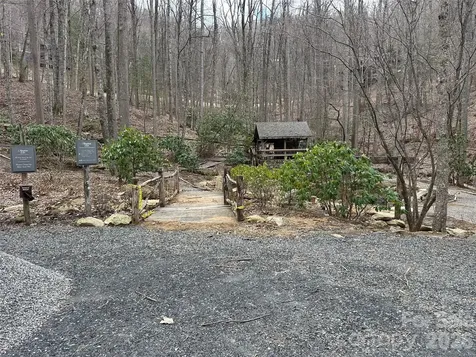 222 Creekside Way Burnsville NC 28714