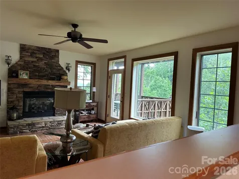 222 Creekside Way Burnsville NC 28714