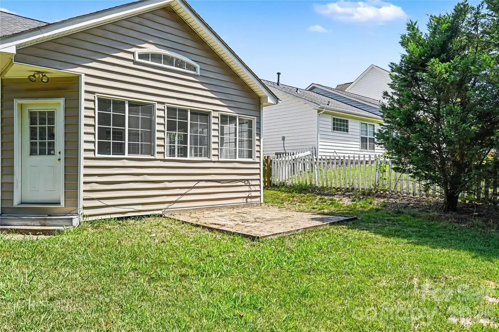 10508 Hellebore Road Charlotte NC 28213
