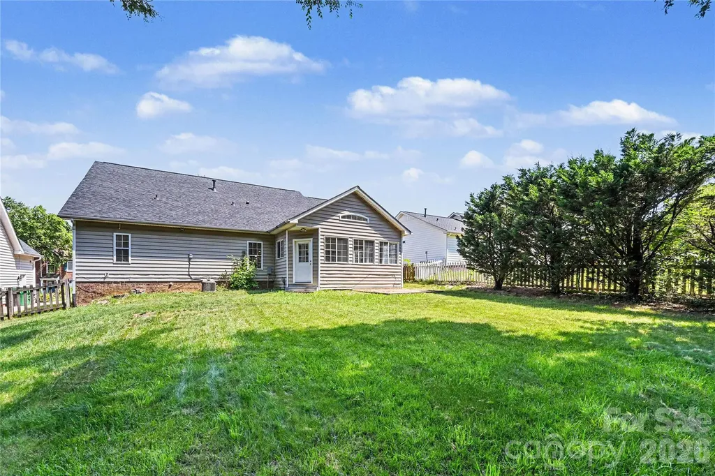 10508 Hellebore Road Charlotte NC 28213
