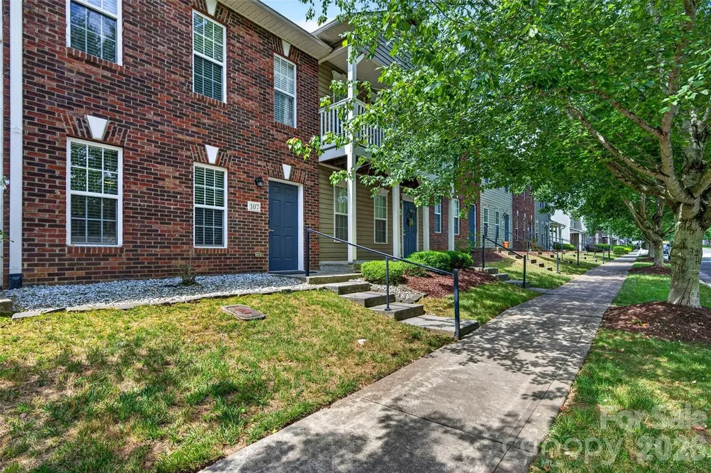 Mooresville NC, 140 Locomotive Lane, Unit 107