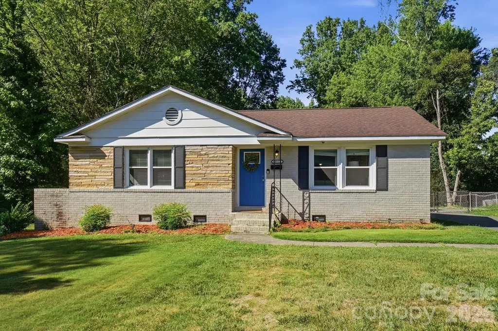 1816 Northcliff Drive Charlotte NC 28216