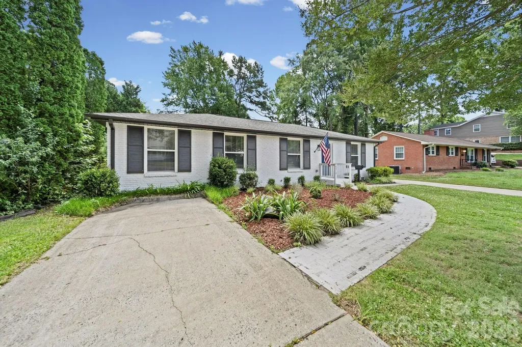 4919 Seacroft Road Charlotte NC 28210