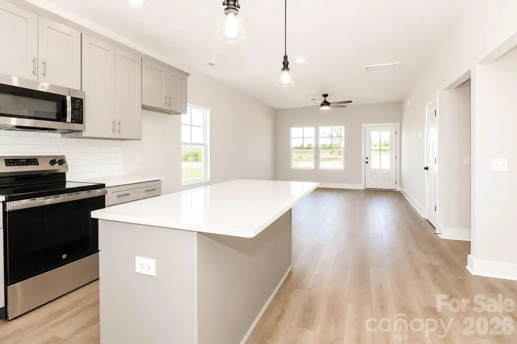 103 Sixth Avenue SE Hildebran NC 28602
