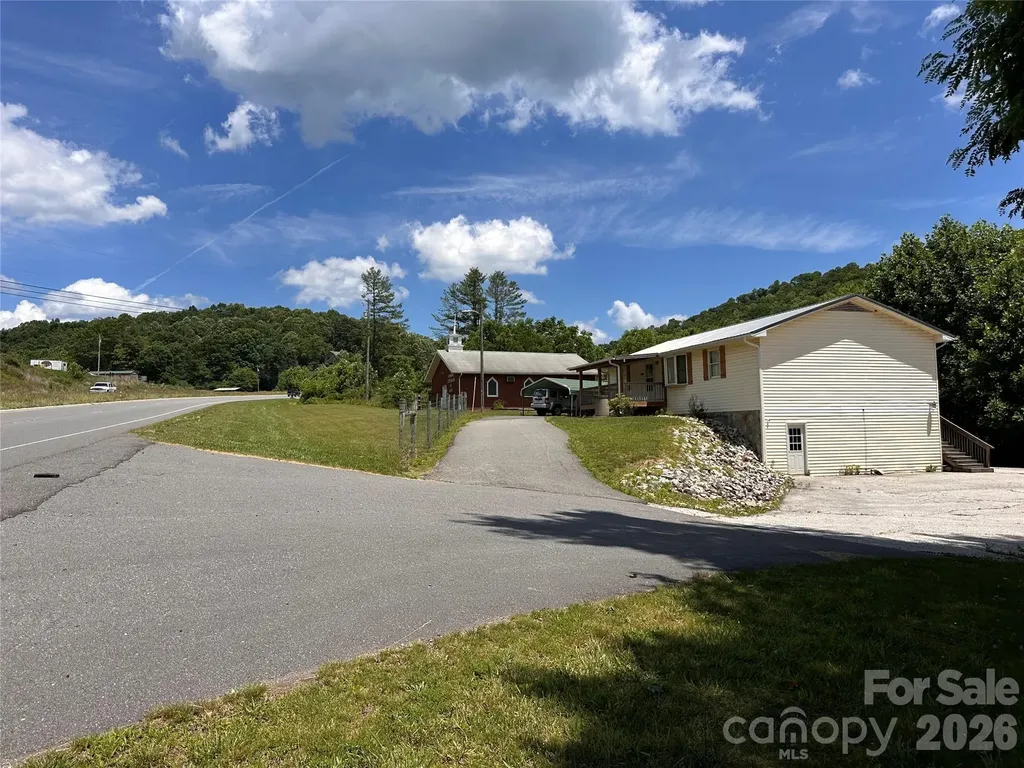 422 Us Highway 19e Highway Spruce Pine NC 28777