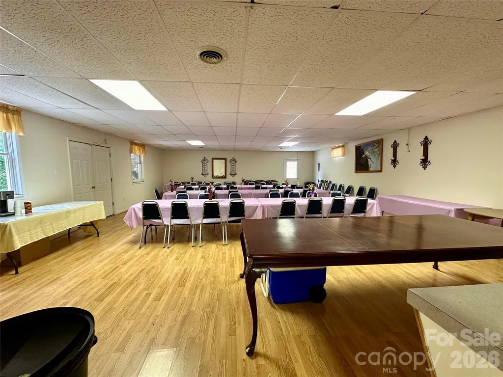 422 Us Highway 19e Highway Spruce Pine NC 28777