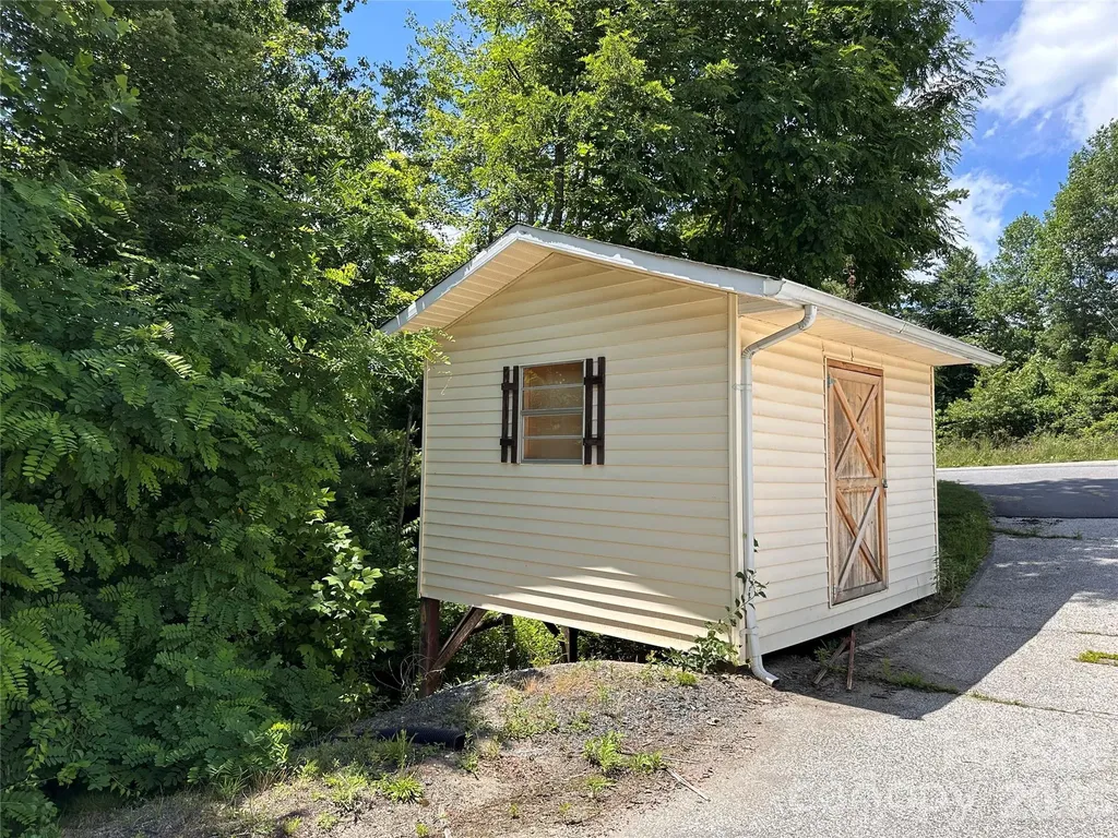 422 Us Highway 19e Highway Spruce Pine NC 28777