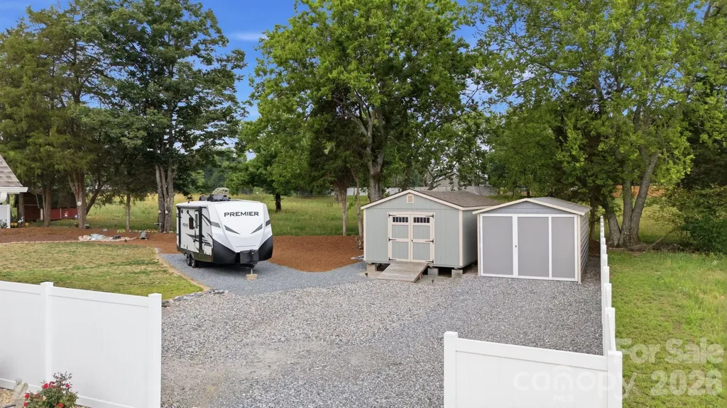 207 Wynnfall Drive Lexington NC 27295