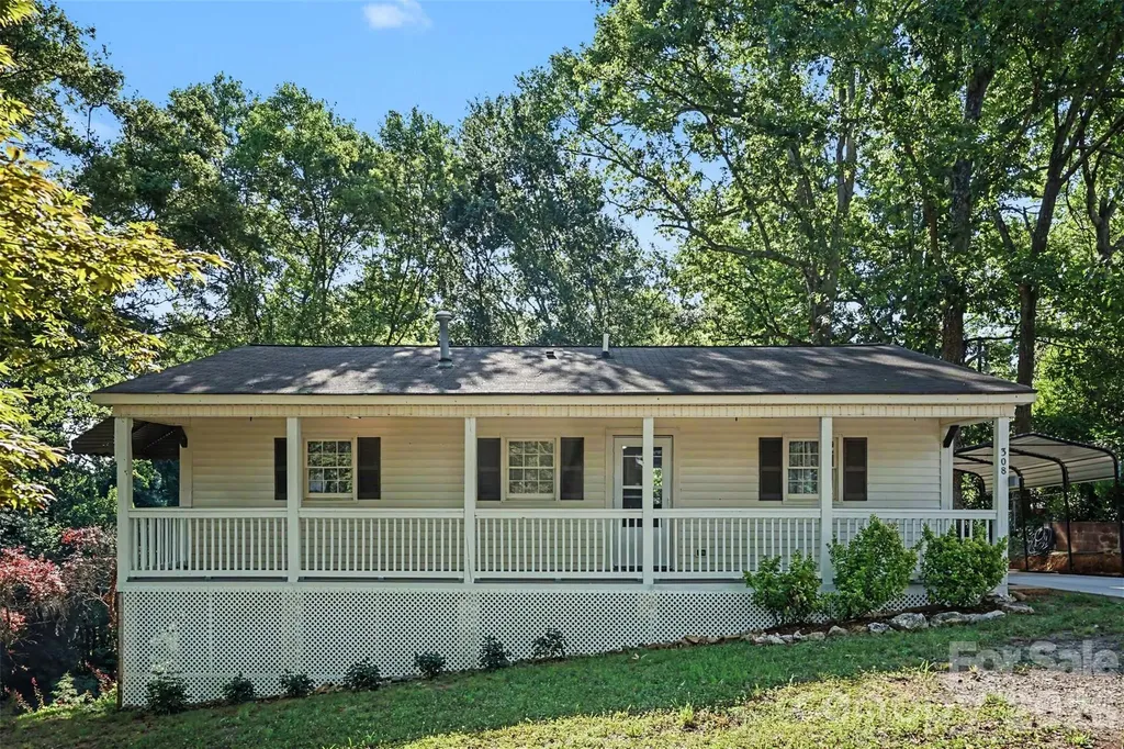 308 N Carpenter Street Kings Mountain NC 28086