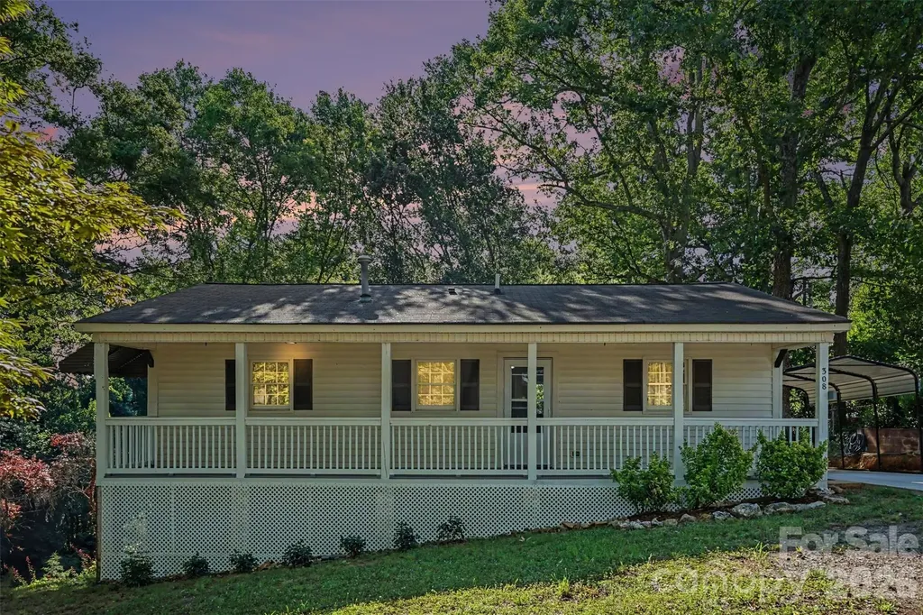 308 N Carpenter Street Kings Mountain NC 28086