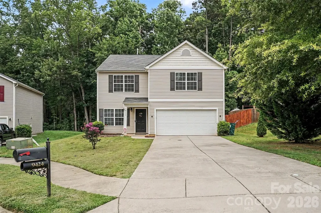 9424 Quilting Bee Lane Charlotte NC 28216