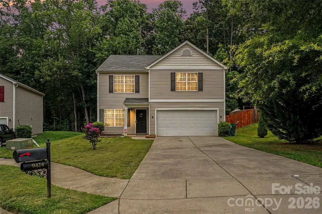 9424 Quilting Bee Lane Charlotte NC 28216