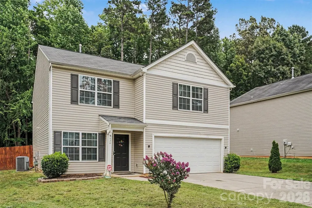 9424 Quilting Bee Lane Charlotte NC 28216