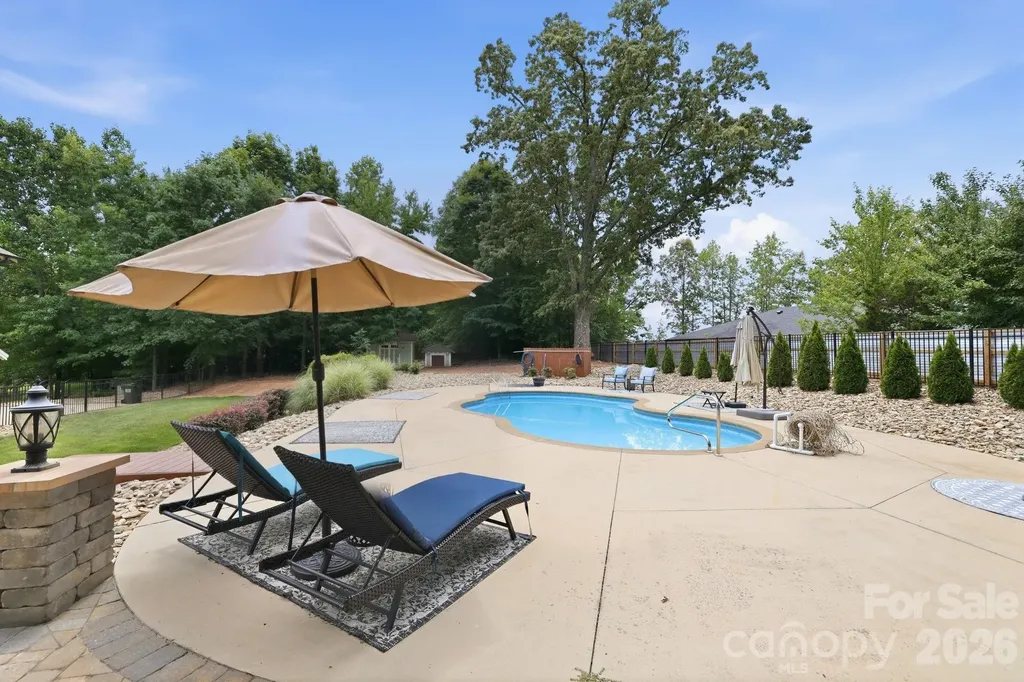 1104 Sawtooth Oak Lane Belmont NC 28012
