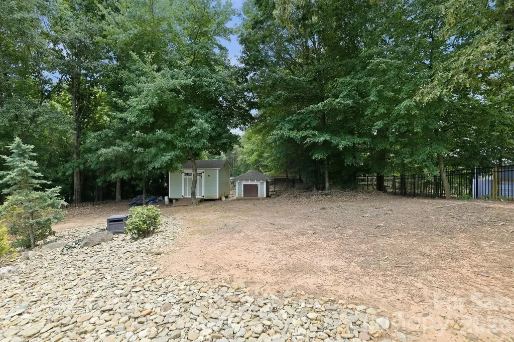 1104 Sawtooth Oak Lane Belmont NC 28012