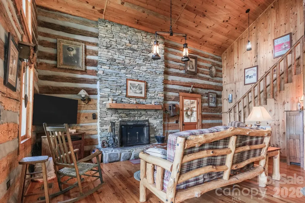 1639 Mountain Vista Drive McGrady NC 28649