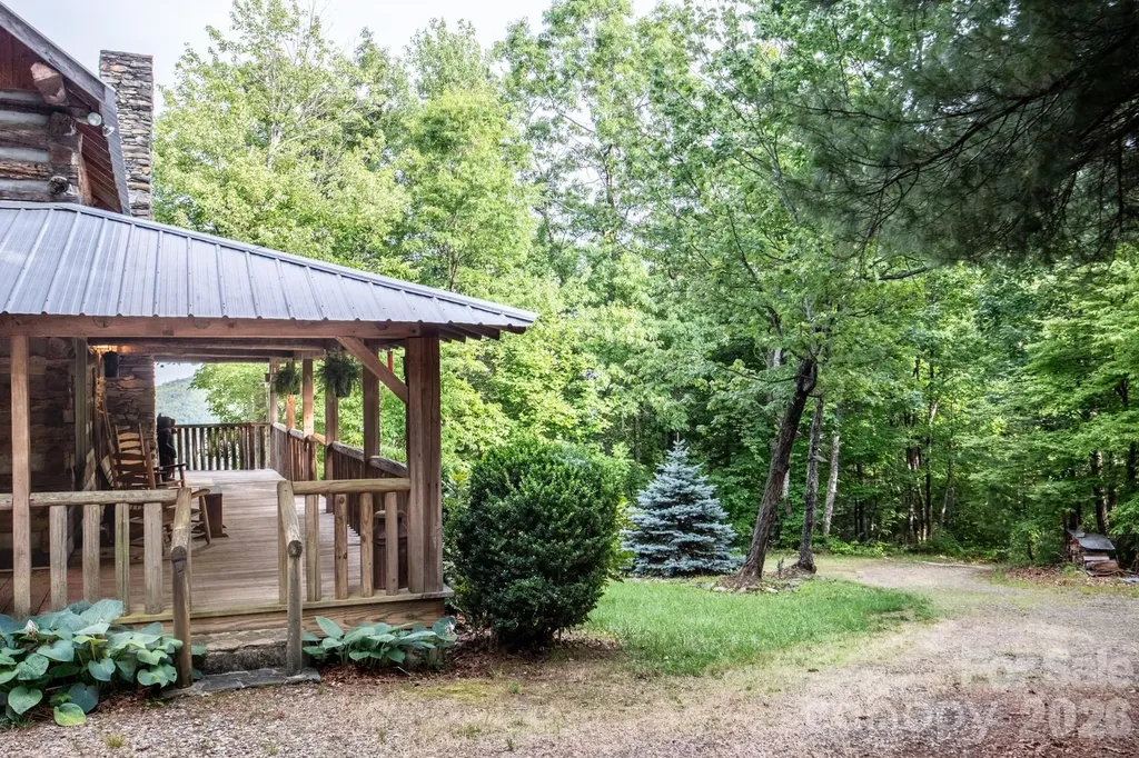 1639 Mountain Vista Drive McGrady NC 28649