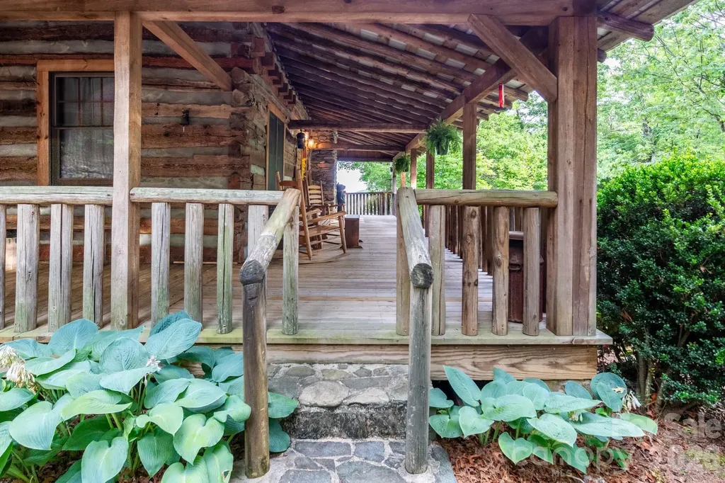 1639 Mountain Vista Drive McGrady NC 28649