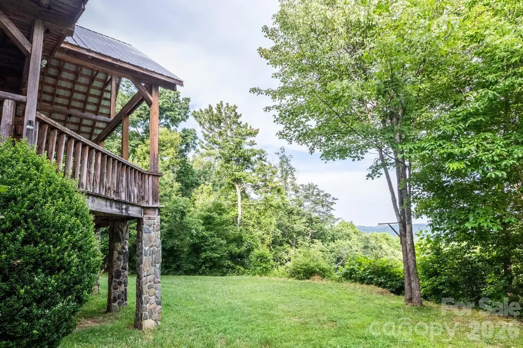 1639 Mountain Vista Drive McGrady NC 28649