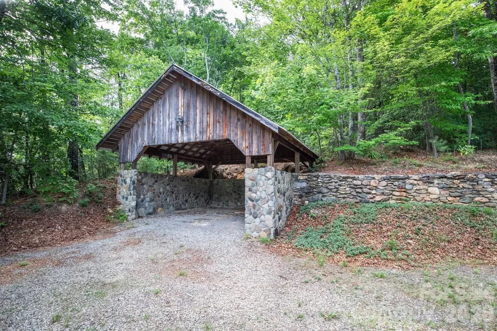 1639 Mountain Vista Drive McGrady NC 28649