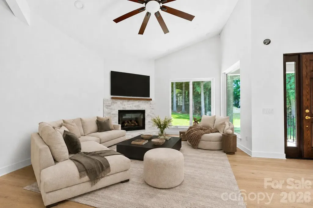 23 Early Spring Way Leicester NC 28748