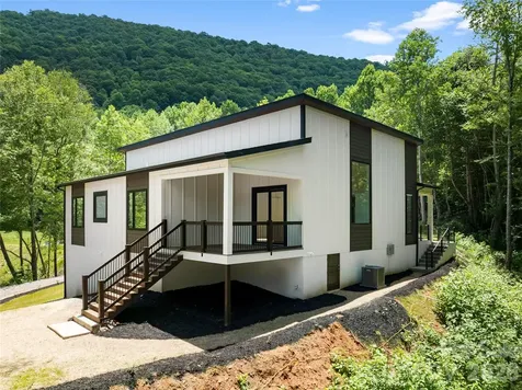 23 Early Spring Way Leicester NC 28748