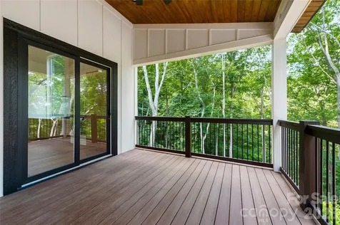 23 Early Spring Way Leicester NC 28748