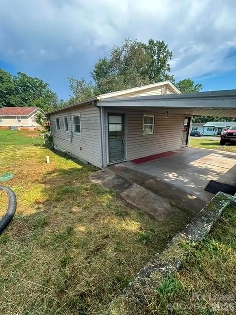 2312 Cline Street Statesville NC 28677