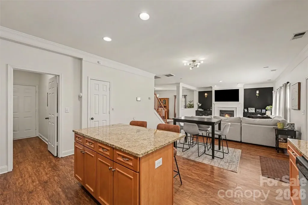 8915 Oransay Way Charlotte NC 28278