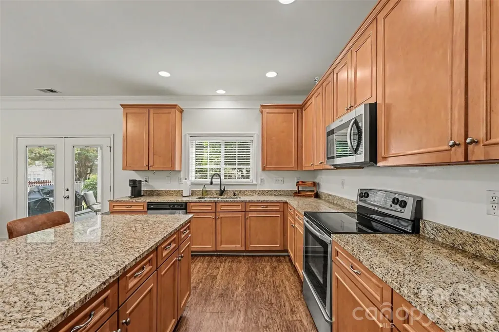 8915 Oransay Way Charlotte NC 28278