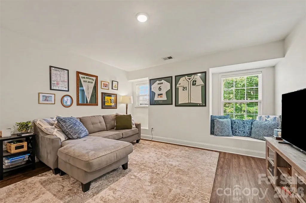 8915 Oransay Way Charlotte NC 28278