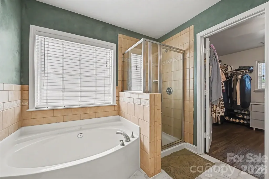 8915 Oransay Way Charlotte NC 28278