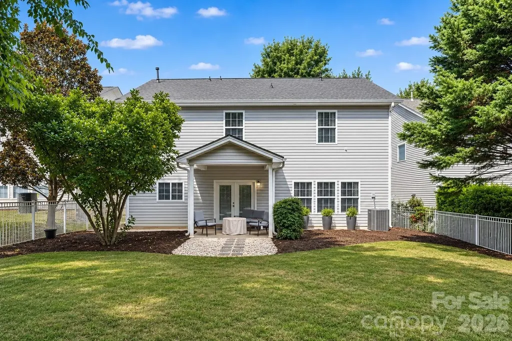 8915 Oransay Way Charlotte NC 28278