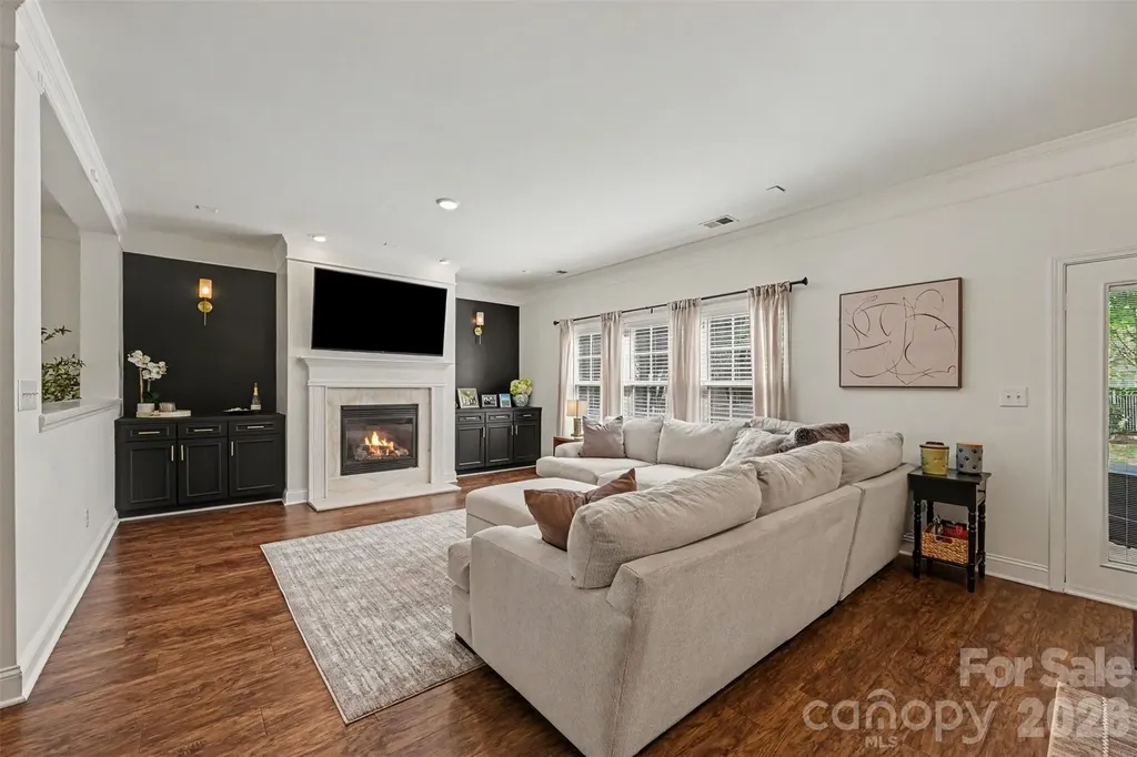 8915 Oransay Way Charlotte NC 28278