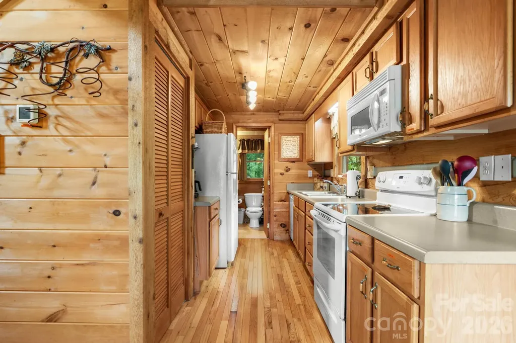 122 Cedar Cove Lane Zionville NC 28698