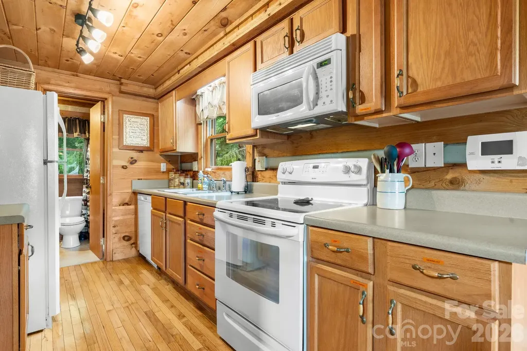 122 Cedar Cove Lane Zionville NC 28698