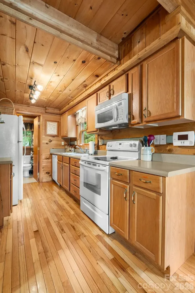 122 Cedar Cove Lane Zionville NC 28698
